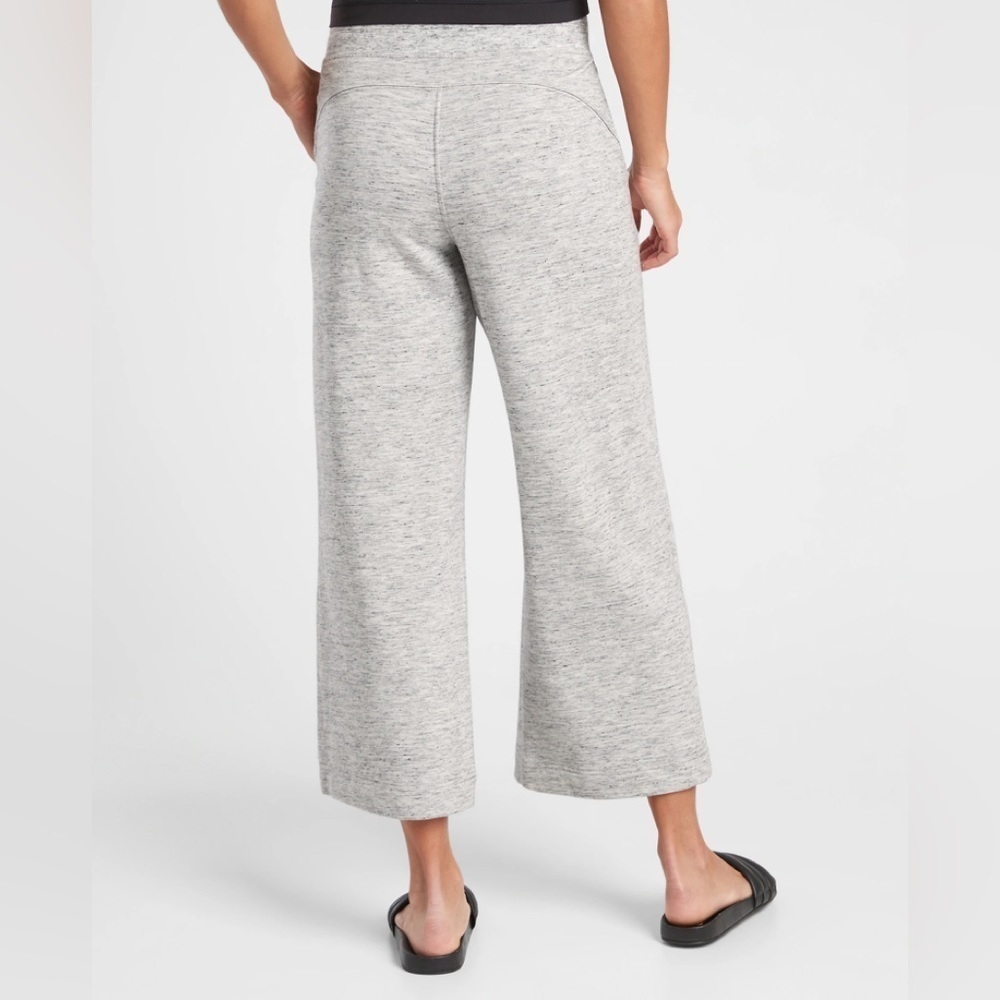 NWT Athleta Women Balance Wide Leg Crop Pants Heathered Gray Athleisure. Size M - Picture 2 of 9